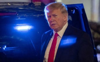 Secret Service agents outside Mar-a-Lago