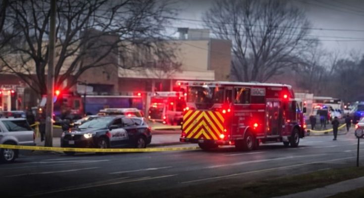 Wreckage from Mexico highway multi-vehicle crash