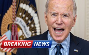 Joe Biden with aides amid leadership scrutiny