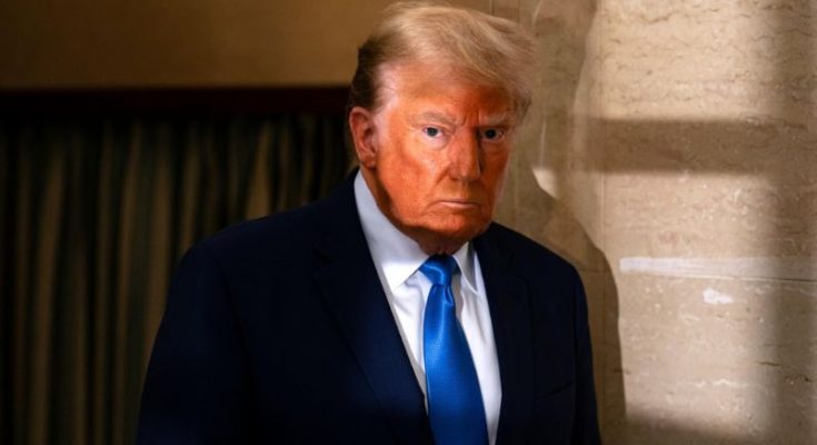 Blurry image of Trump viral sighting at night