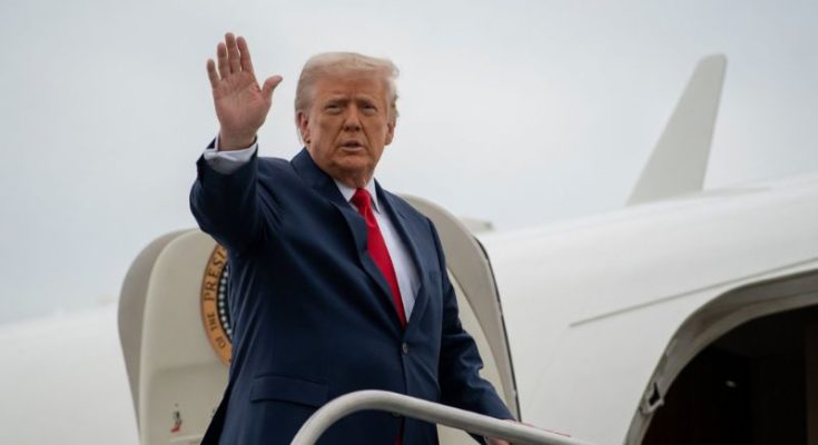 Trump stumbling on Air Force One stairs