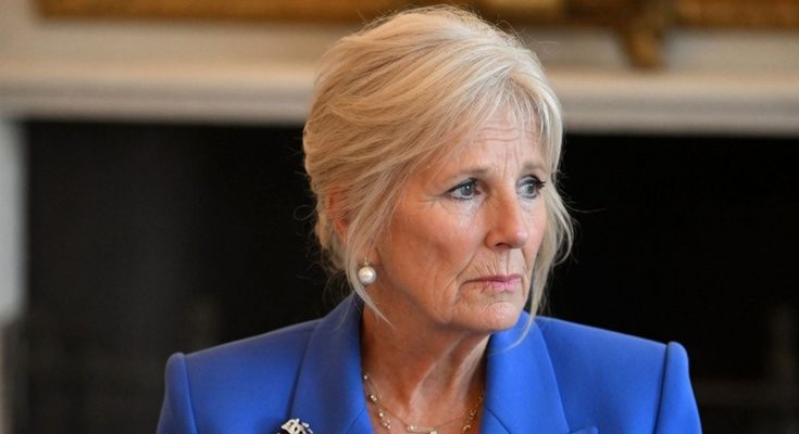 political figure speaking in a news photo