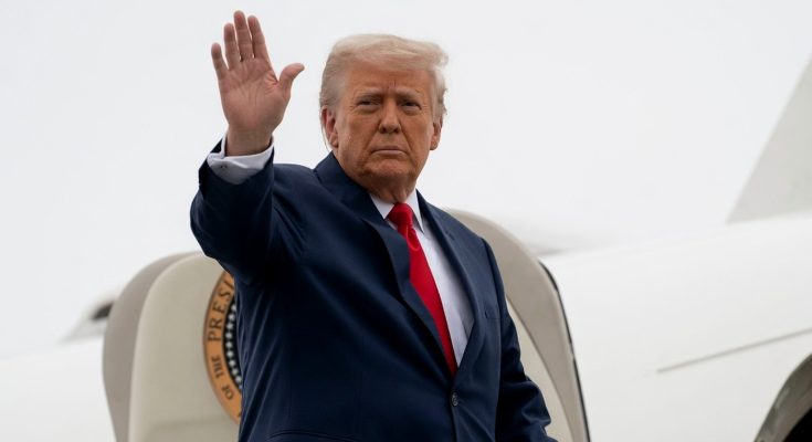 political figure speaking in a news photo